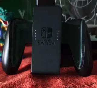 Nintendo Switch OLED + 2 Caricabatterie + FIFA 25
