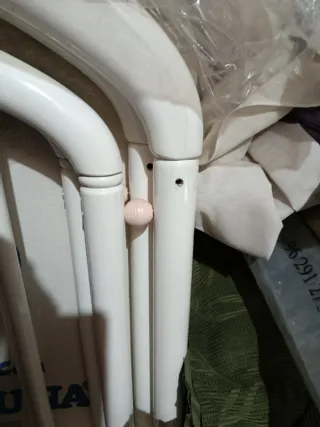 Cuna blanca con detalles