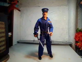 Muñeco Policía Action Man