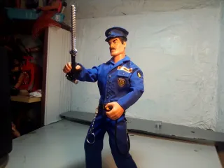 Muñeco Policía Action Man