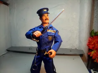 Muñeco Policía Action Man