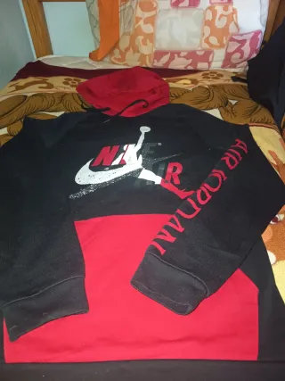 Sudadera Nike Air Jordan Negra y Roja