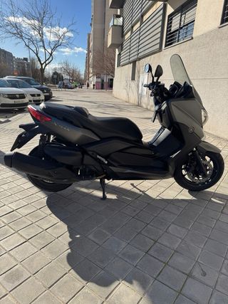 Yamaha Xmax 400 Maxi Scooter