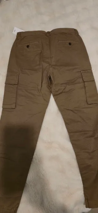 Pantalón cargo Mango marrón
