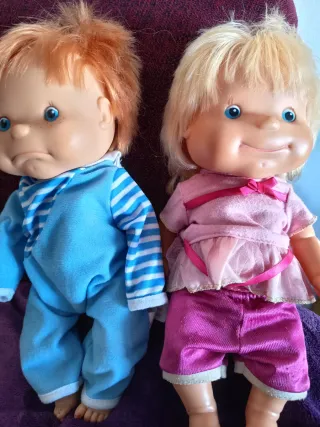 Muñecos niño y niña
