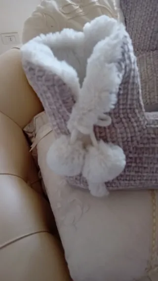 Ciabatte imbottite beige con pompon