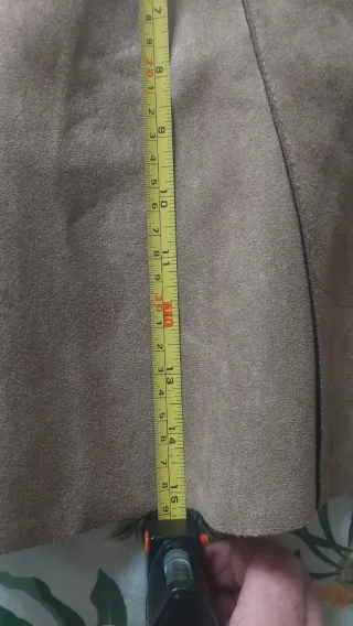 Falda de gamuza marrón con cinturón