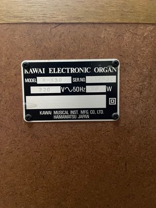 Piano electrónico de madera