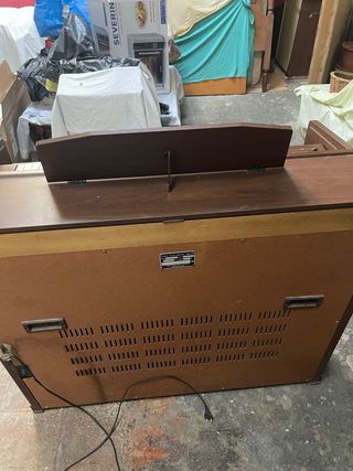 Piano electrónico de madera