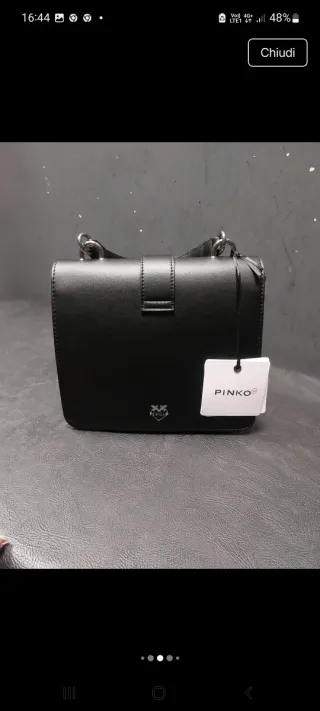 Borsa Pinko bauletto nera con borchie