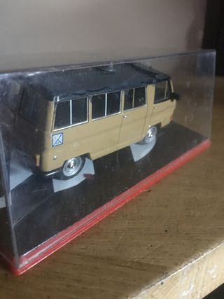 Furgoneta Mercedes Modificada 1/43