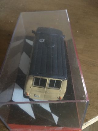 Furgoneta Mercedes Modificada 1/43
