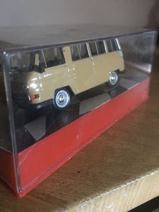Furgoneta Mercedes Modificada 1/43