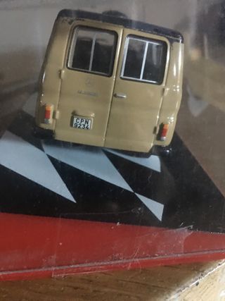 Furgoneta Mercedes Modificada 1/43