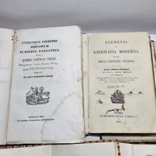 Lotto di cinque libri antichi da esposizione