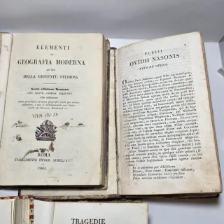 Lotto di cinque libri antichi da esposizione
