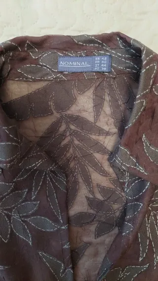 Vestido morado con detalles plateados y chaqueta