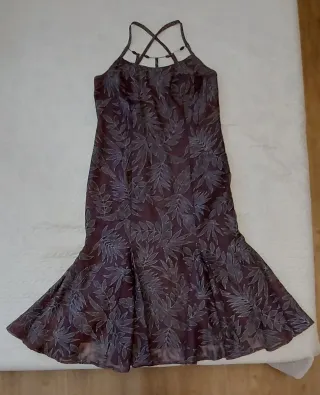 Vestido morado con detalles plateados y chaqueta