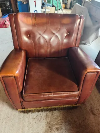 Conjunto Sofás Piel Marrón y cojines mostaza