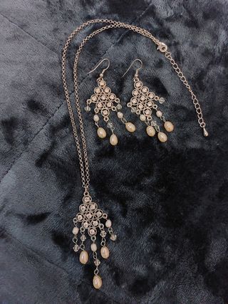 Conjunto Pendientes y Colgante Plateado