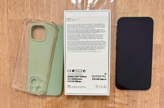 iPhone 13 Negro/Azul Noche.