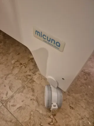 Cuna de bebé blanca