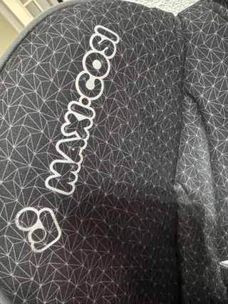 Maxi-Cosi Bebe + Isofix Base