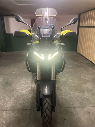 Aprilia Tuareg 660 Negra y Amarilla