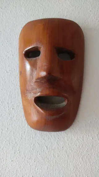 Máscara decorativa de madera Noruega