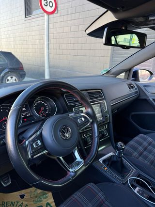 Volkswagen Golf GTI Performance 230cv