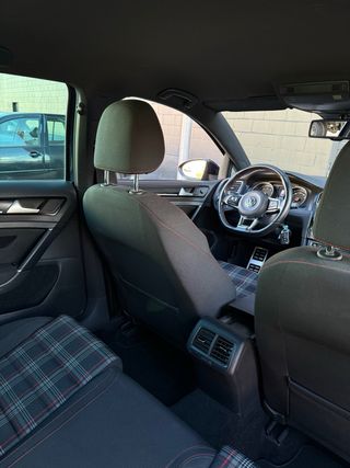 Volkswagen Golf GTI Performance 230cv