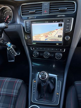 Volkswagen Golf GTI Performance 230cv