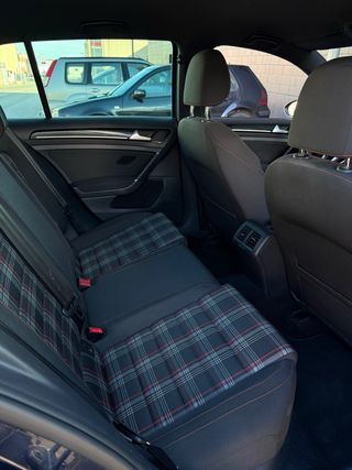 Volkswagen Golf GTI Performance 230cv