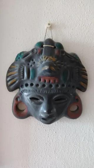 Máscara decorativa artesanal