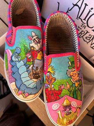 Vans pintadas a mano Alicia en el País Maravillas