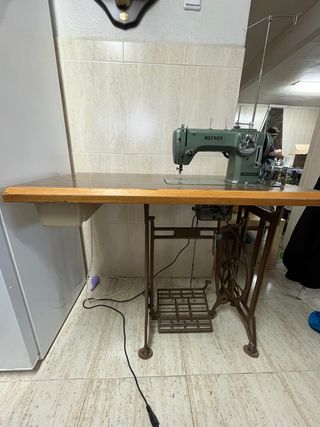 Máquina de coser industrial Refrey