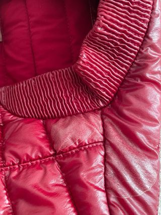 Chaqueta Guess acolchada roja T.38