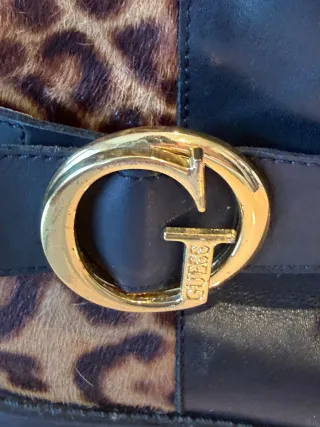 Botines Guess Negro y Dorado