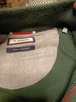 Jersey verde con cremallera
