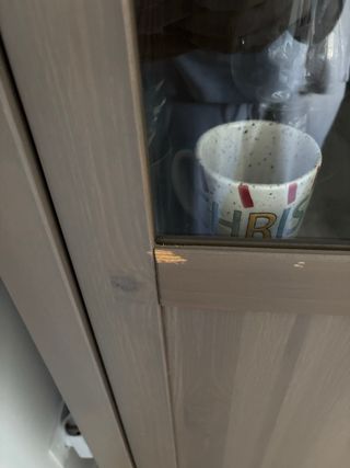 Vitrina de cristal y madera marrón Ikea