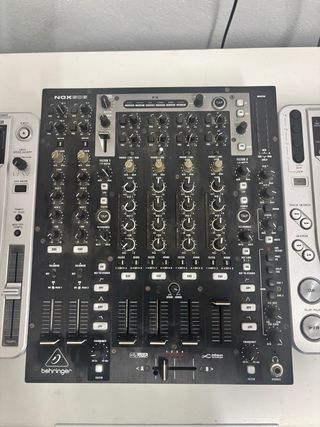 2Pioneer CDJ-800MK2 + Behringer NOX606 (DE REGALO)