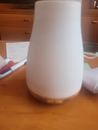 Difusor Aceites Esenciales Madera y Blanco