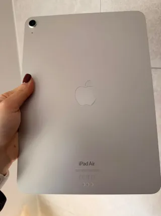 iPad Air 5ª Gen 64GB Argento + Custodia