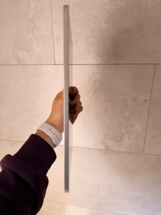 iPad Air 5ª Gen 64GB Argento + Custodia