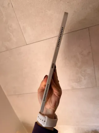 iPad Air 5ª Gen 64GB Argento + Custodia