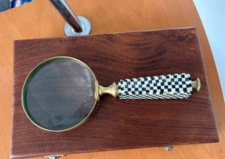 Lupa y abrecartas estilo antiguo