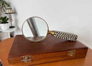 Lupa y abrecartas estilo antiguo