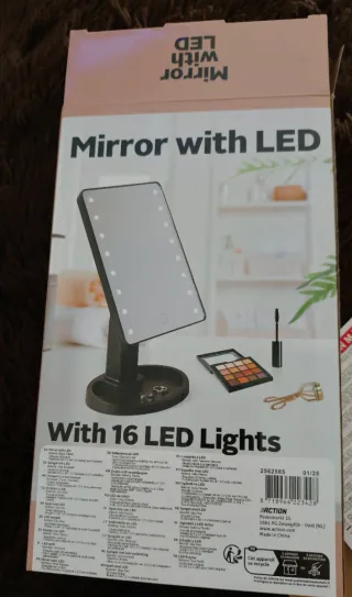 Specchio per trucco con luce LED