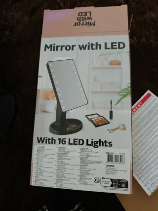 Specchio per trucco con luce LED