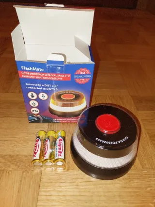 Luz de emergencia V16 geolocalizable DGT